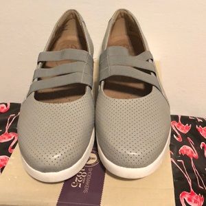 Clark’s gray sz 11M stonegray Slideon Daelyn city